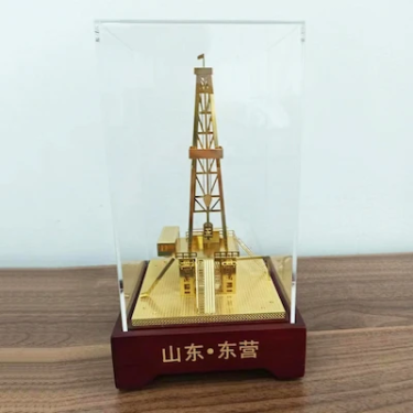 Премиальный корпоративный подарок нефтяникам